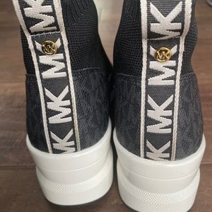 Michael Kors Skyler Knit Sneaker Black Women’s Size 8M (New)